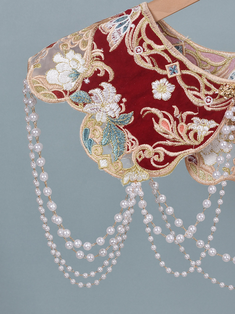Gola Vermelha Bordada com Cont - Beading avaliação e preço