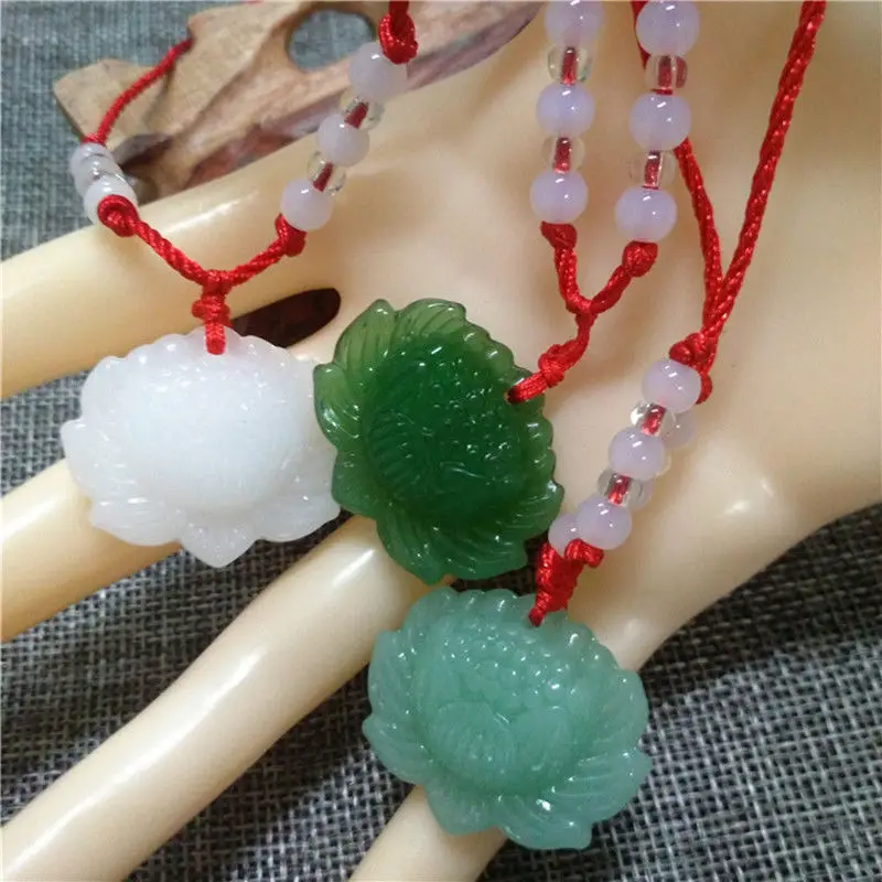 Colar com pingente de lótus em - Beading avaliação e preço